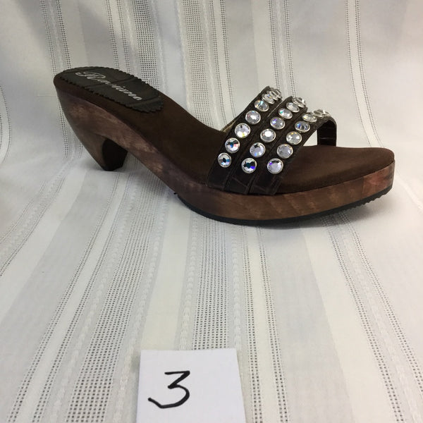 7279 - Anahy Brown