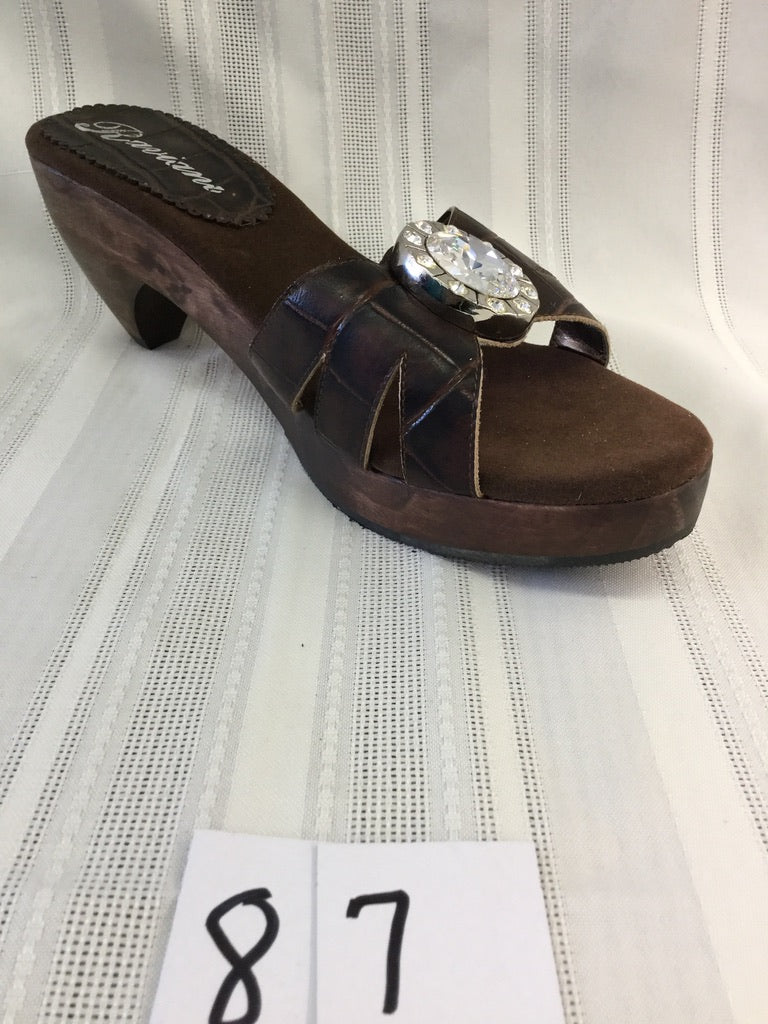 7508 - Anahy Brown