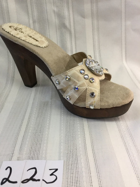 4706 - Nicole Cream