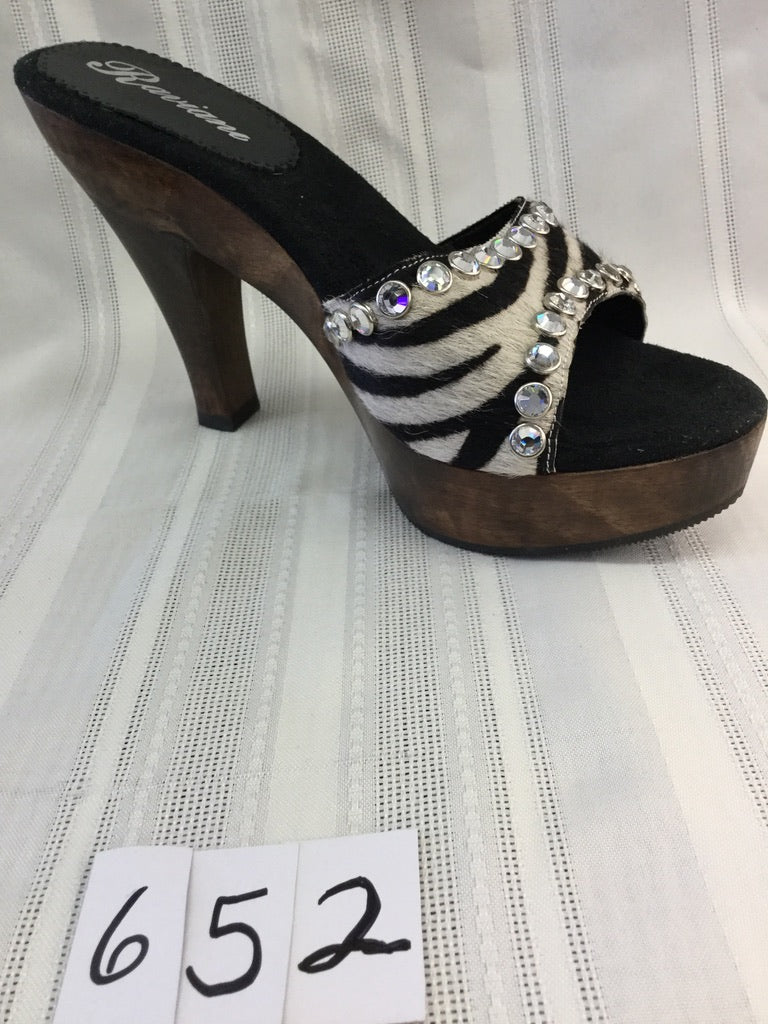 7510 - Samantha Zebra