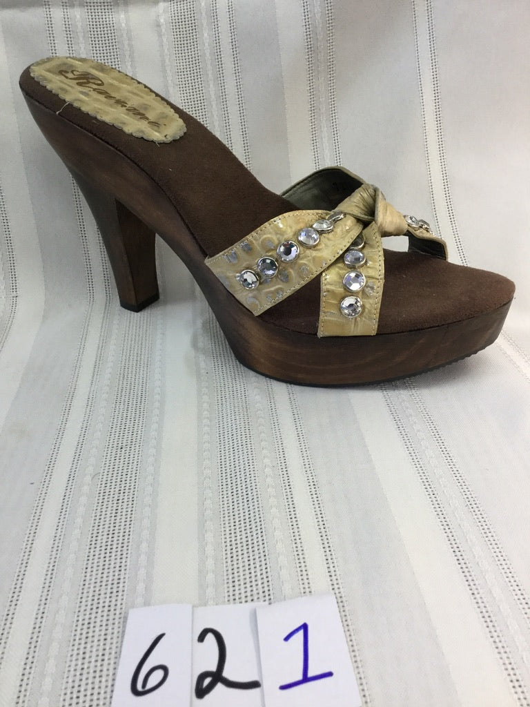 7276 - Samantha Gold