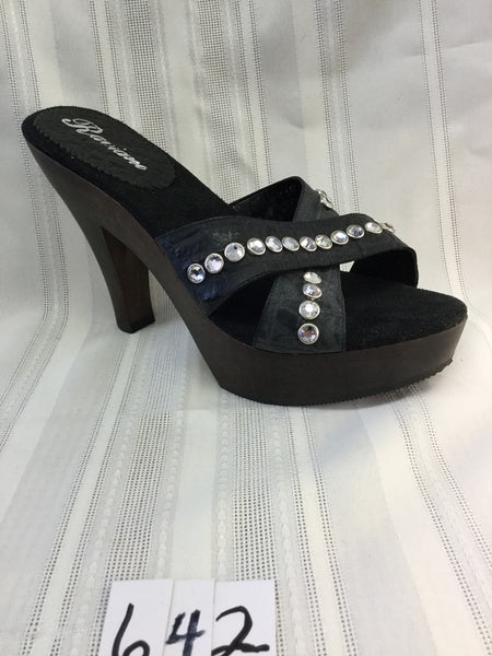 7509 - Samantha Black